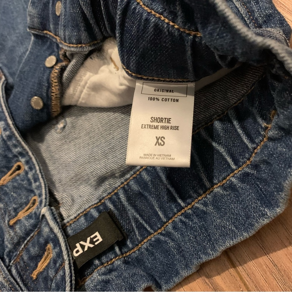 EXPRESS High Rise Fly Button Shorts - Picture 3 of 4